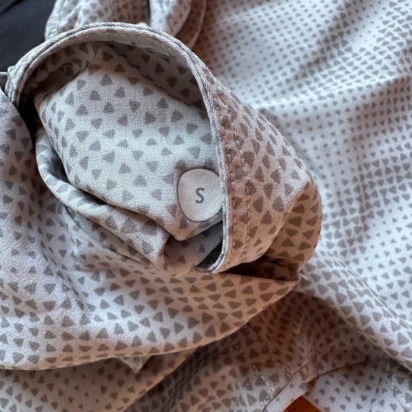 Lululemon men’s elastic waisted shorts - Picture 2 of 5